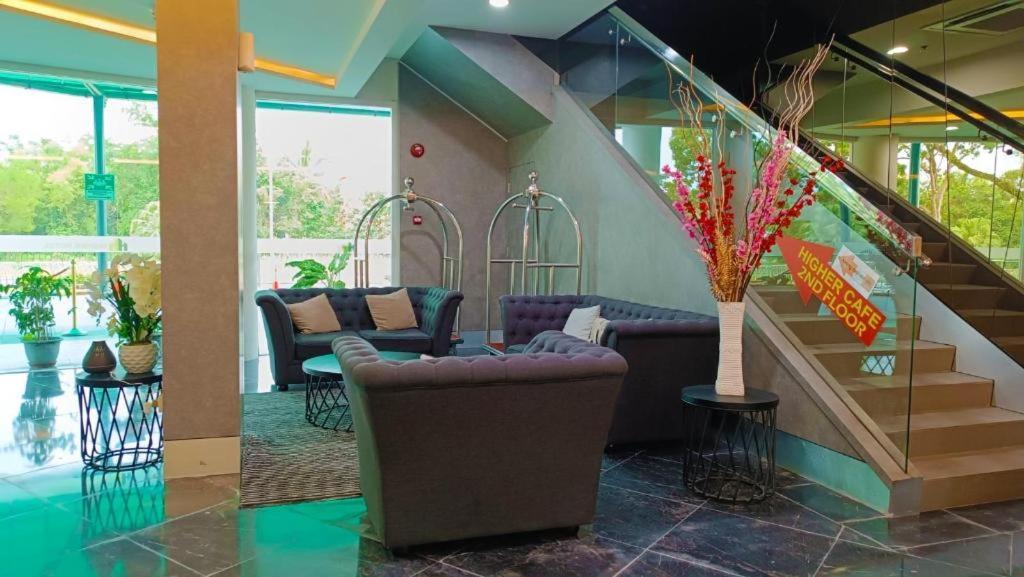 Higher Hotel Bandar Seri Begawan Zewnętrze zdjęcie