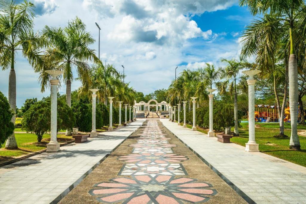 Higher Hotel Bandar Seri Begawan Zewnętrze zdjęcie