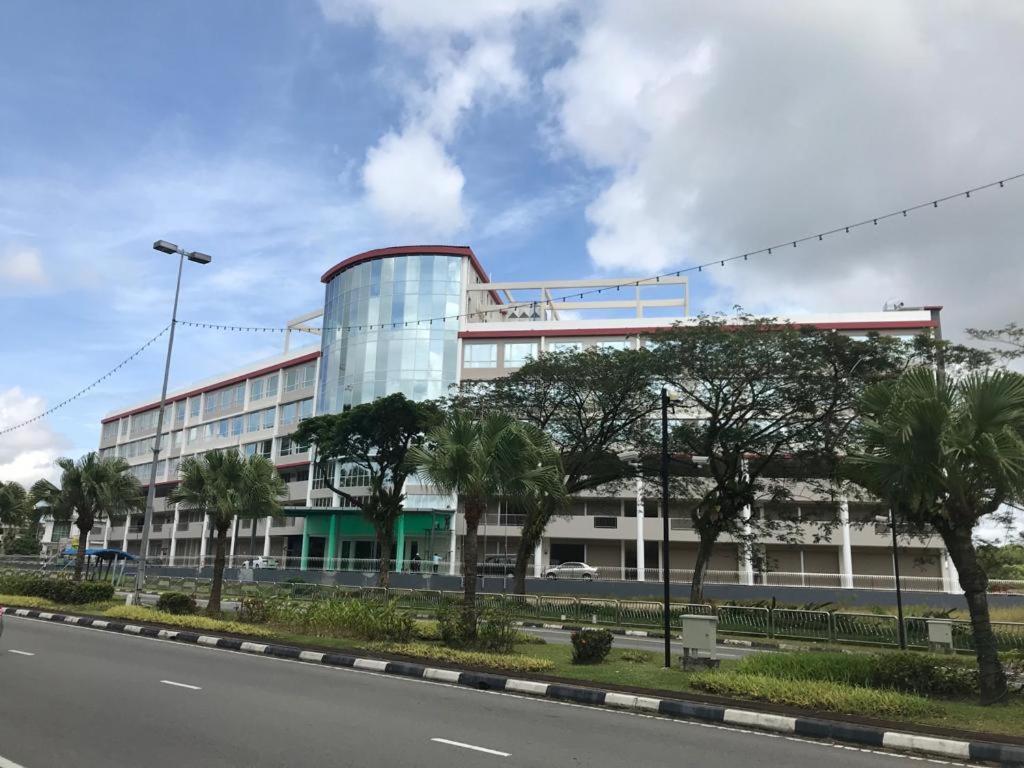 Higher Hotel Bandar Seri Begawan Zewnętrze zdjęcie